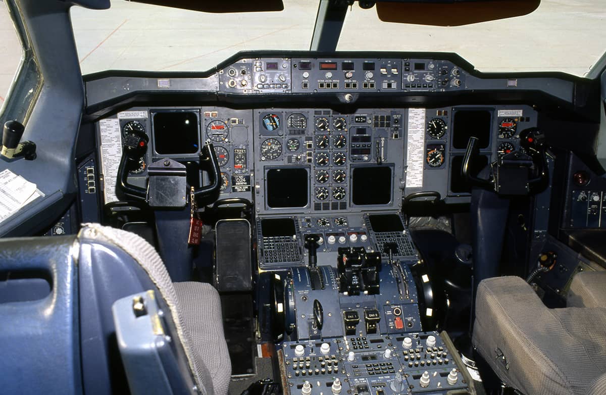 A310 flight deck