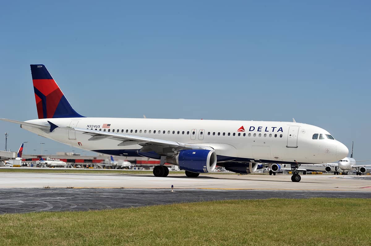 A320-200_2010-102-7527