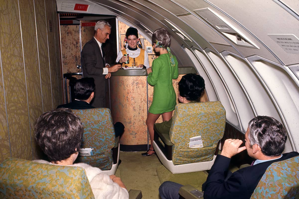 747-100 First Class lounge s-12094