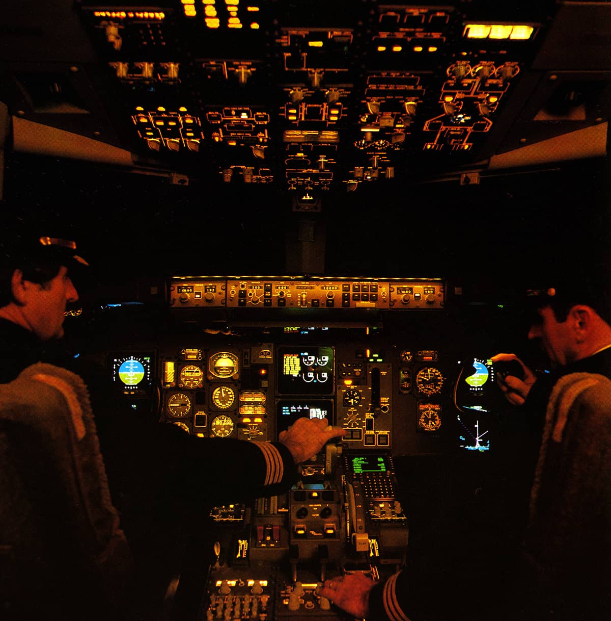 767-200 flight deck with pilots 1982