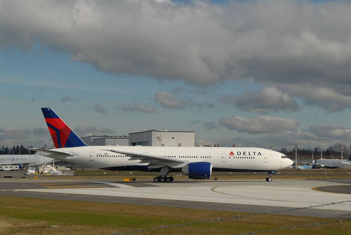 777-200LR delivery Seattle_2008-32-8638