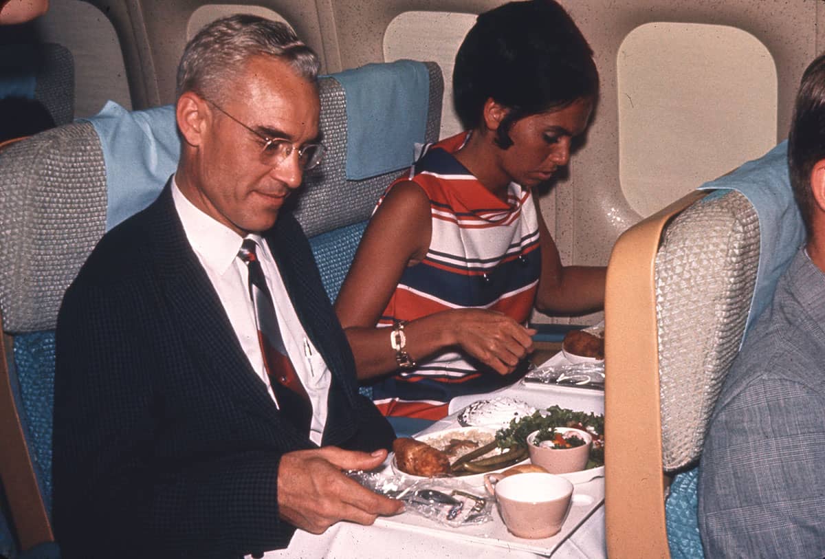 DC-9 meal service_8006