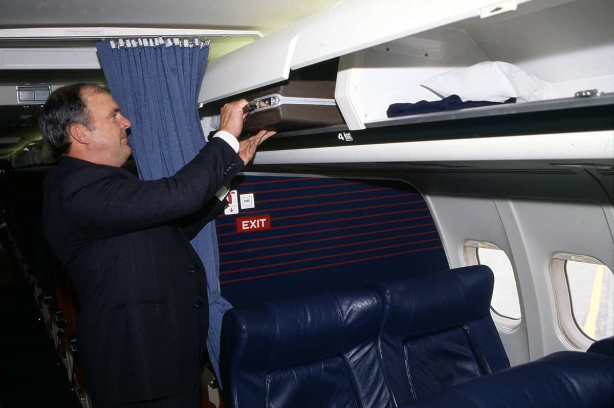 md-88_overhead-compartment_1999