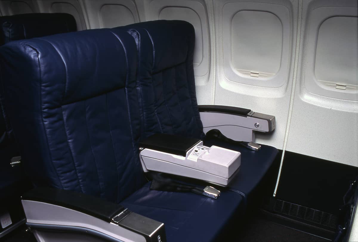 MD-90 interior_1994_003