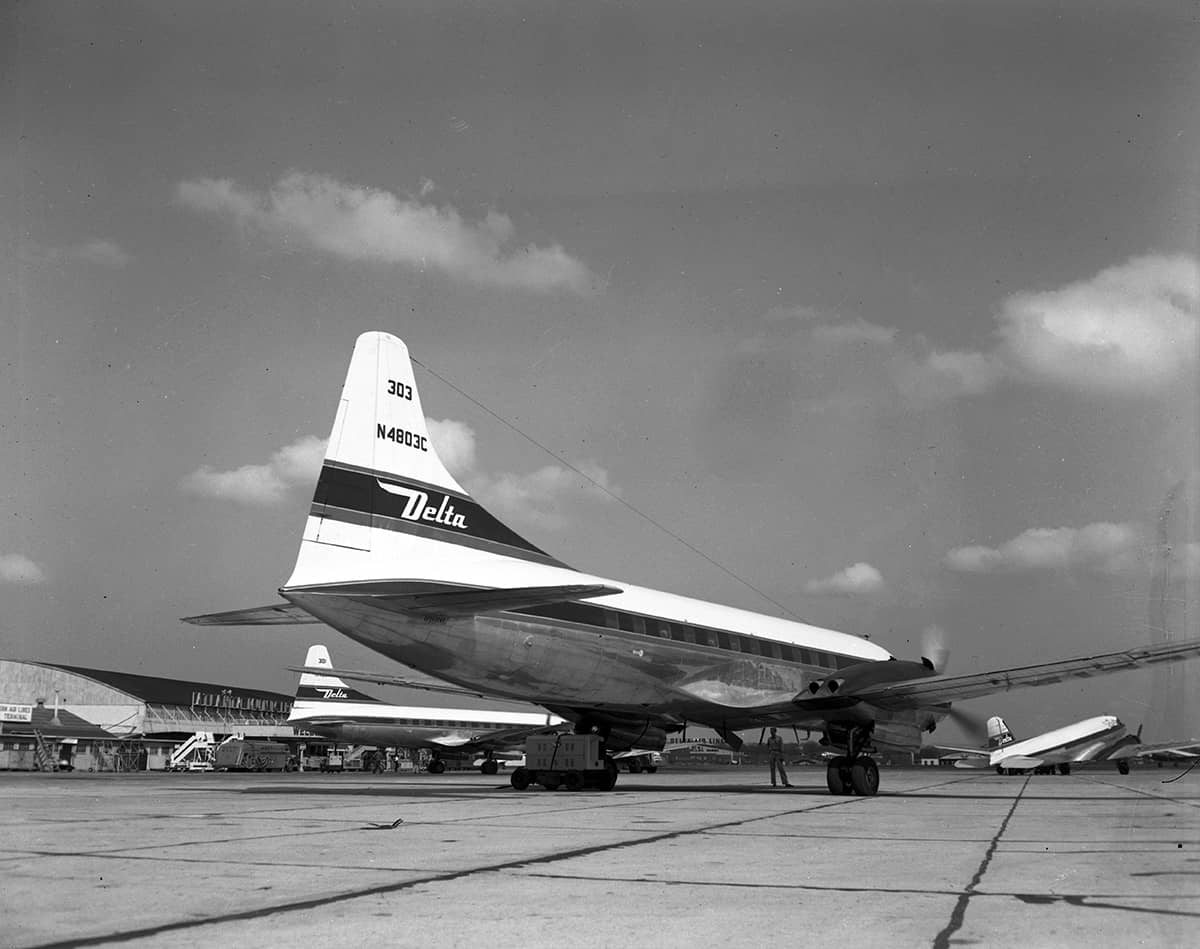 Convair 340 at ATL 550505b