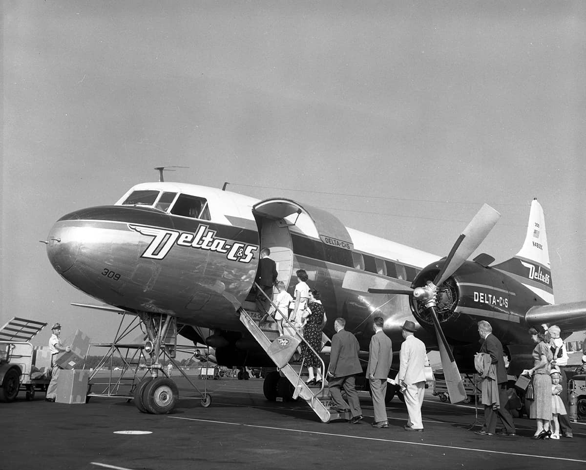 convair_340_boarding_552977