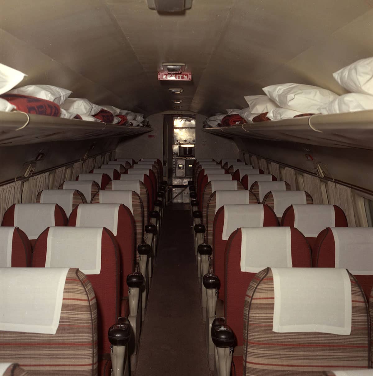 convair_440_interior_690505_001