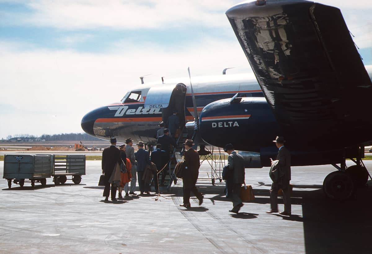 dl_convair440_passengers2
