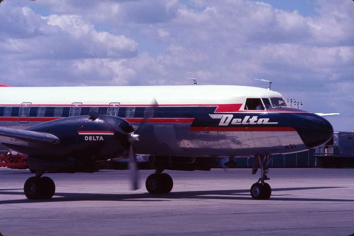 dl_convair_440_ship421_taxi