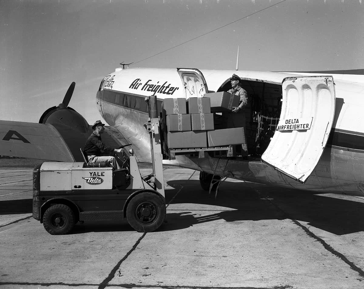 c-47_forklift_550553