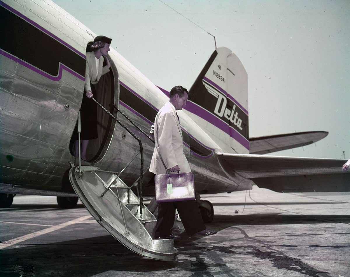 DC-3 new paint_air stair 1949_930089