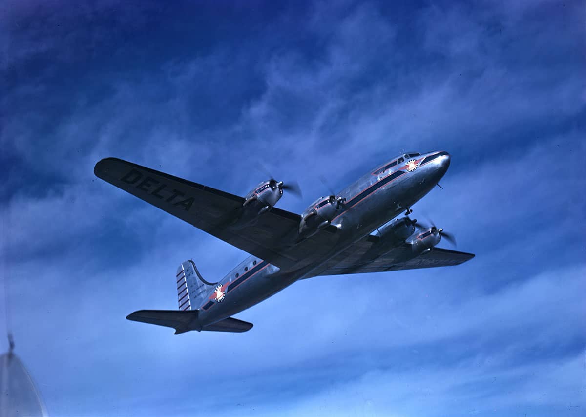 DC-4 in flight_c01965_005