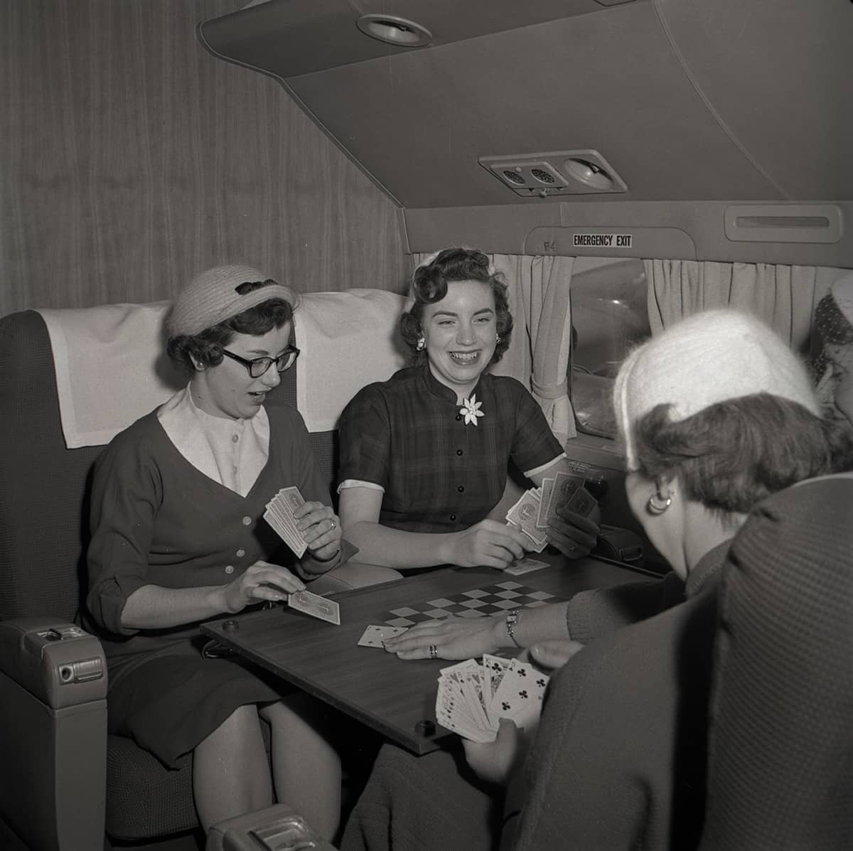 playing card in Sky Room_550531_001