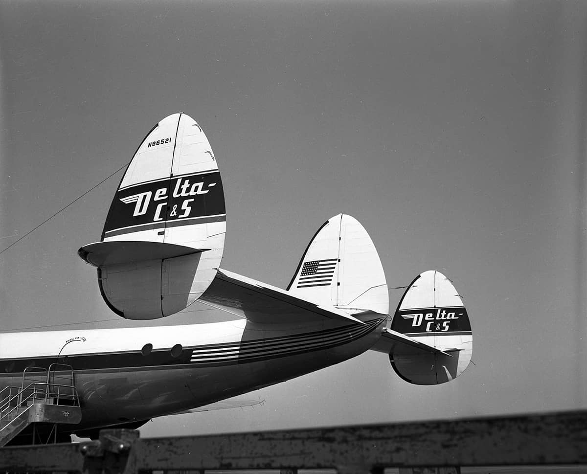 Lockheed Constellation tail_550545_001