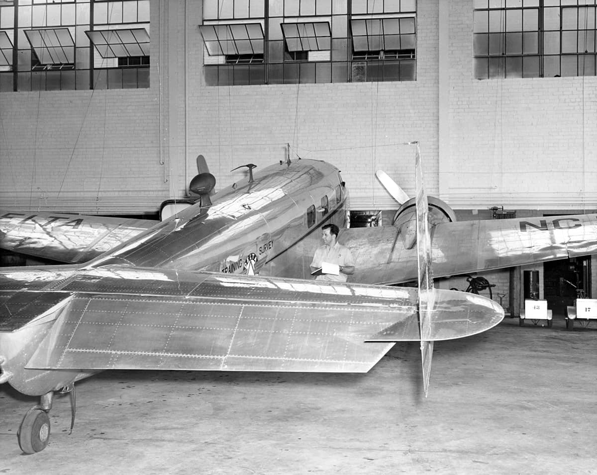 Lockheed 12 Electra_002