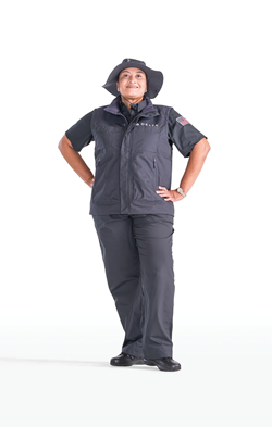 2018-techop-employee-in-sunhat